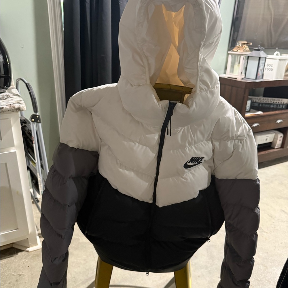 Nike White and Gray Puffer Jacket with Hood